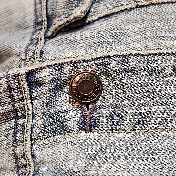 Old navy light denim distressed jacket w contrast stitching and - Picture 3 of 8